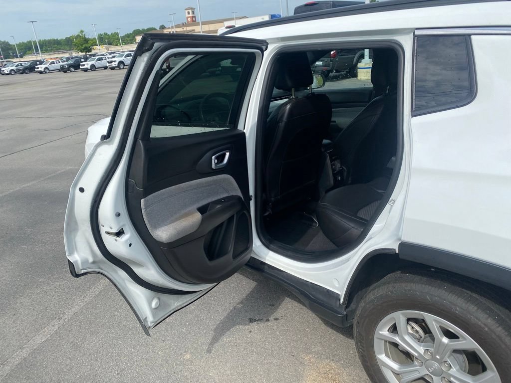 Used 2024 Jeep Compass Latitude AWD/4WD image 26