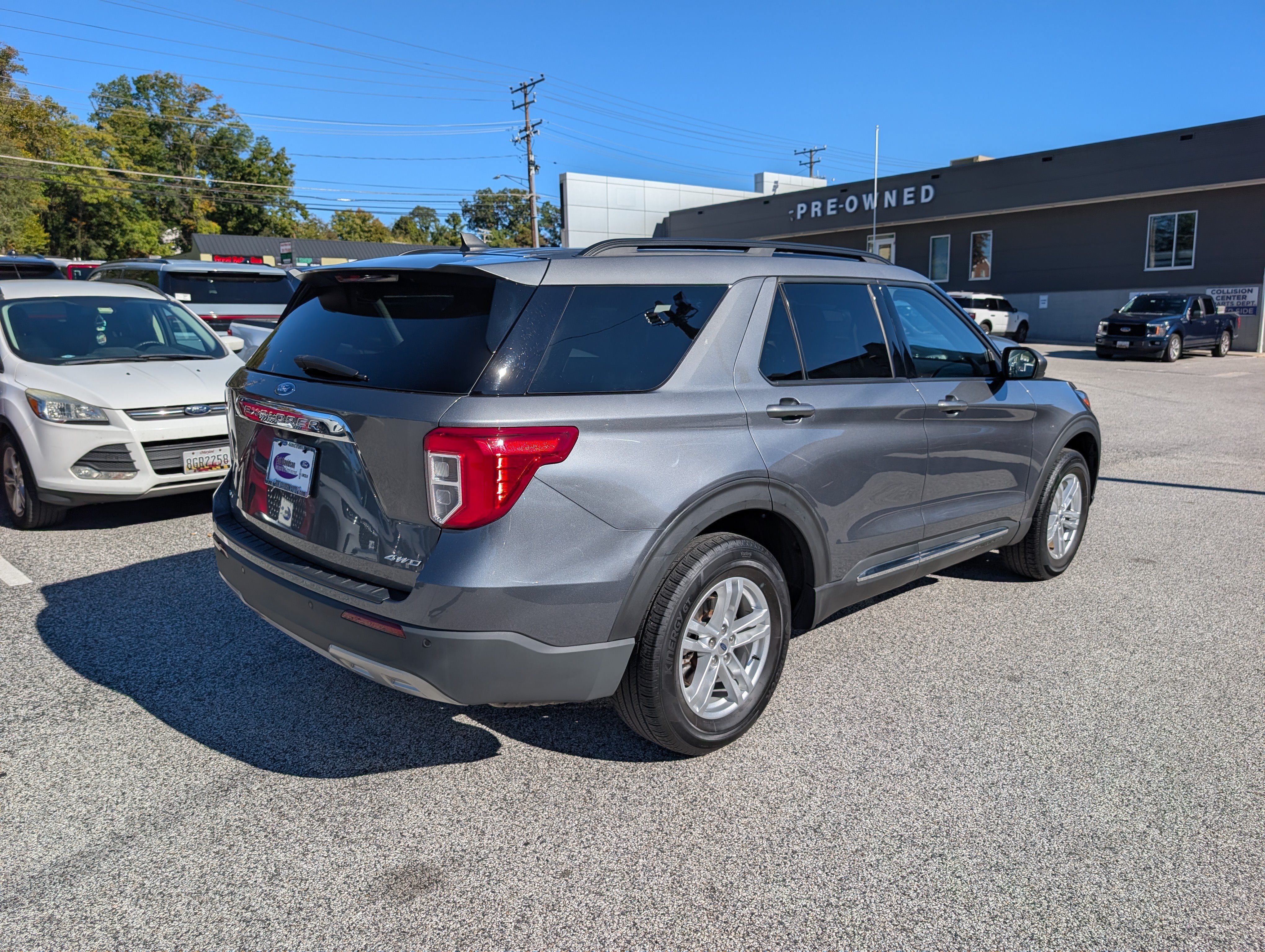 Certified 2023 Ford Explorer XLT w/ Equipment Group 202A AWD/4WD image 7