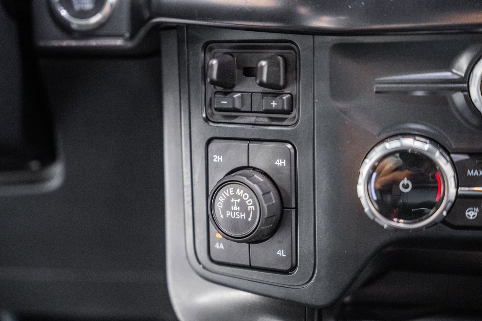 Certified 2025 Ford F150 Tremor w/ Equipment Group 402A High image 33