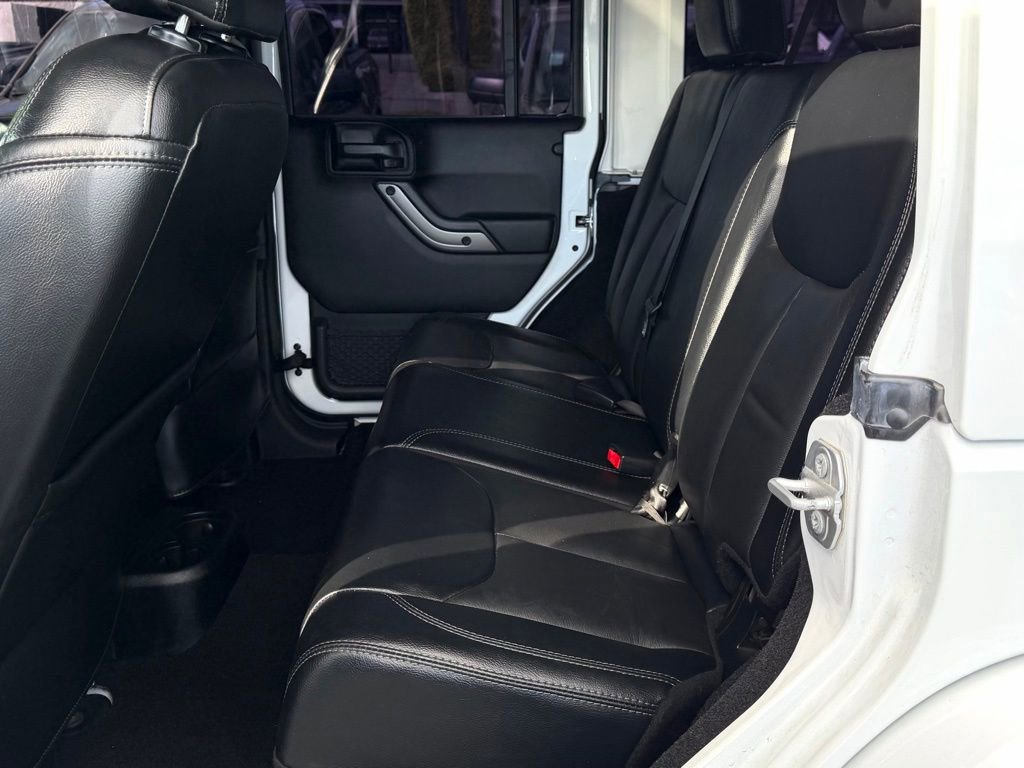 Used 2018 Jeep Wrangler Unlimited Sahara image 30