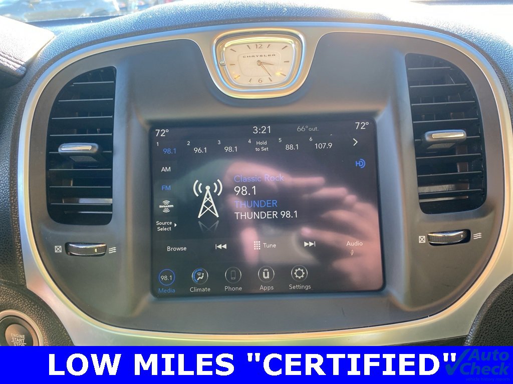 Used 2021 Chrysler 300 Touring w/ Sport Appearance Package image 31