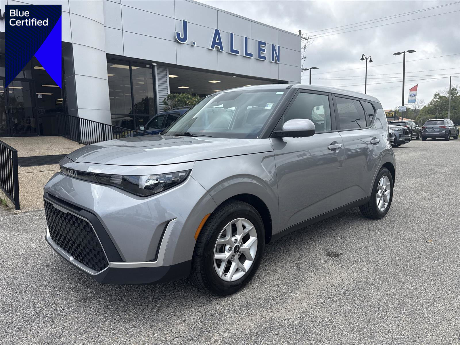 Used 2024 Kia Soul LX w/ Option Group 015 FWD image 1