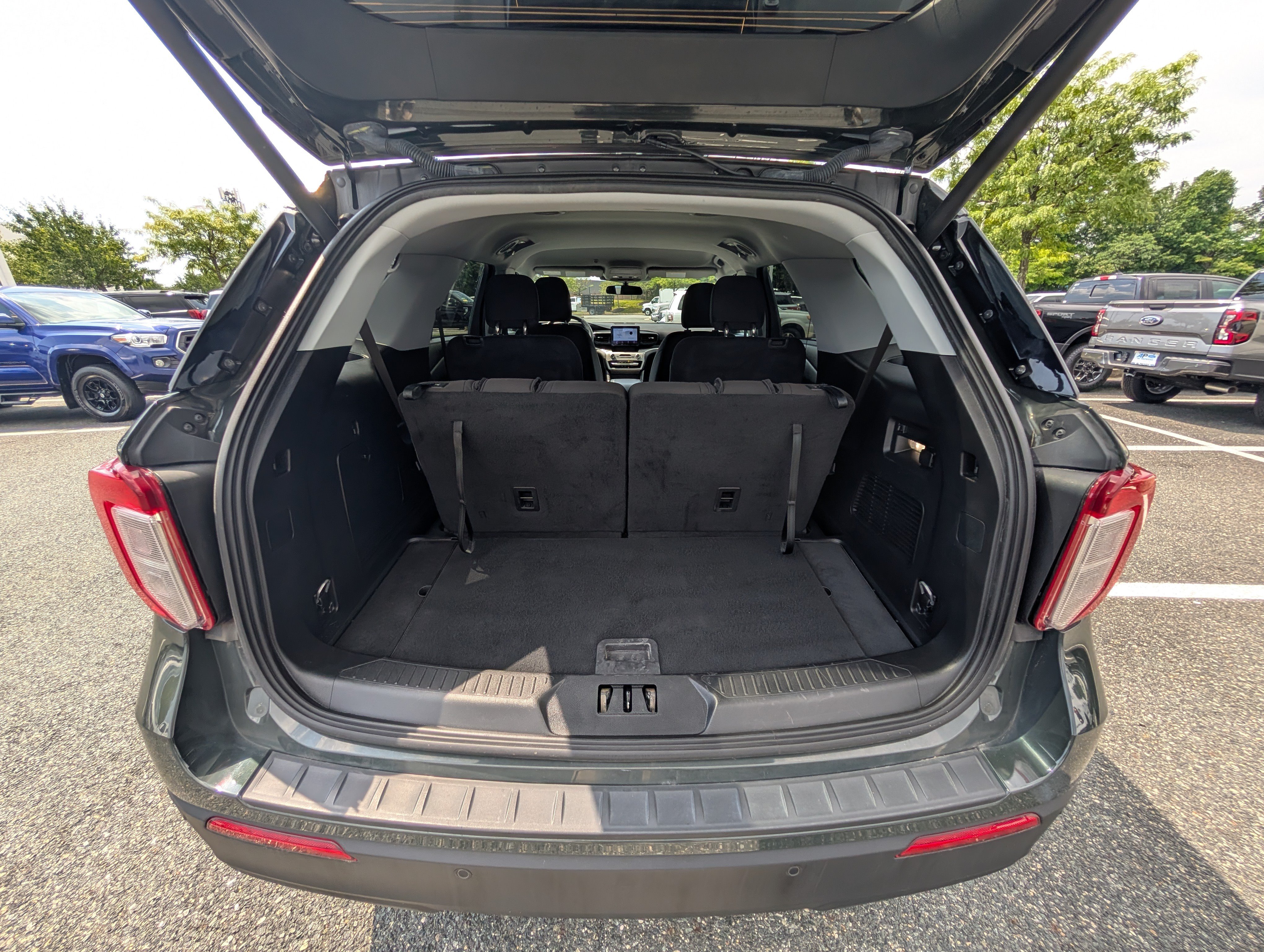 Certified 2023 Ford Explorer XLT AWD/4WD image 13