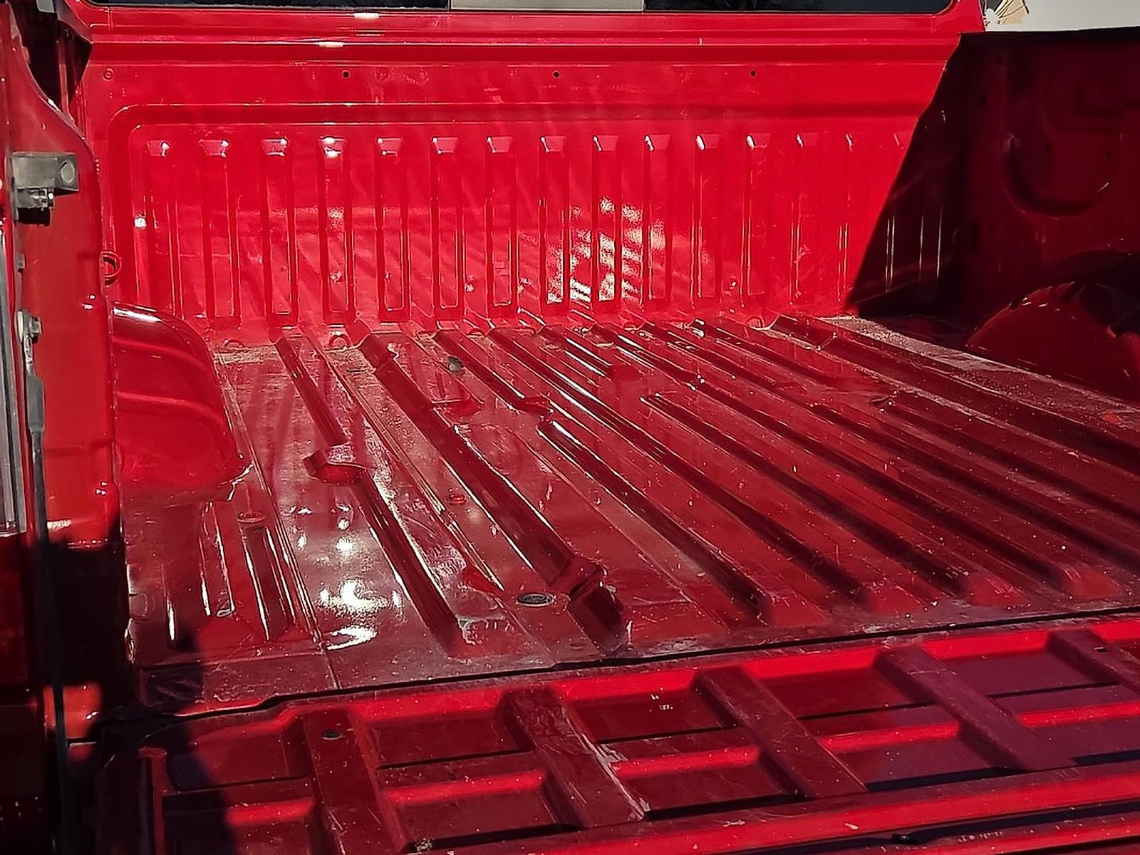 Used 2024 Nissan Titan SV image 8