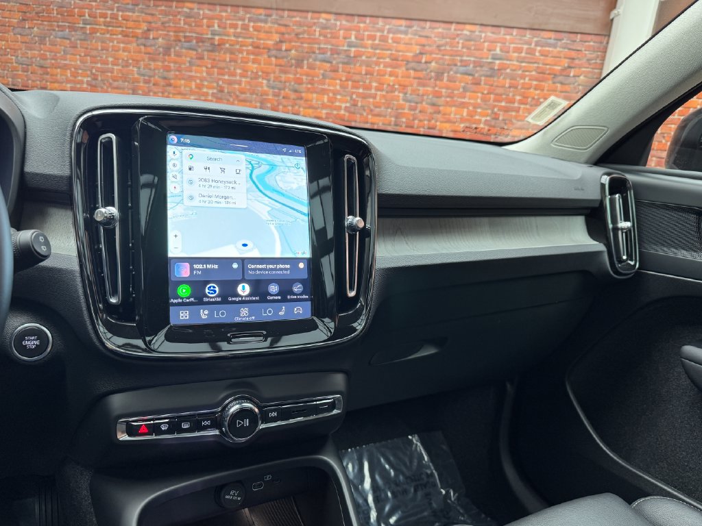Used 2026 Volvo XC40 B5 Plus AWD/4WD image 21