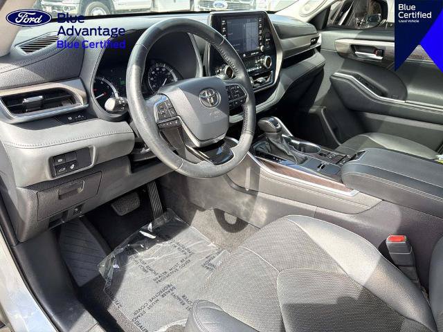 Used 2021 Toyota Highlander Limited FWD image 17