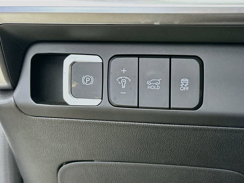 Used 2025 Hyundai Santa Fe SEL FWD image 25