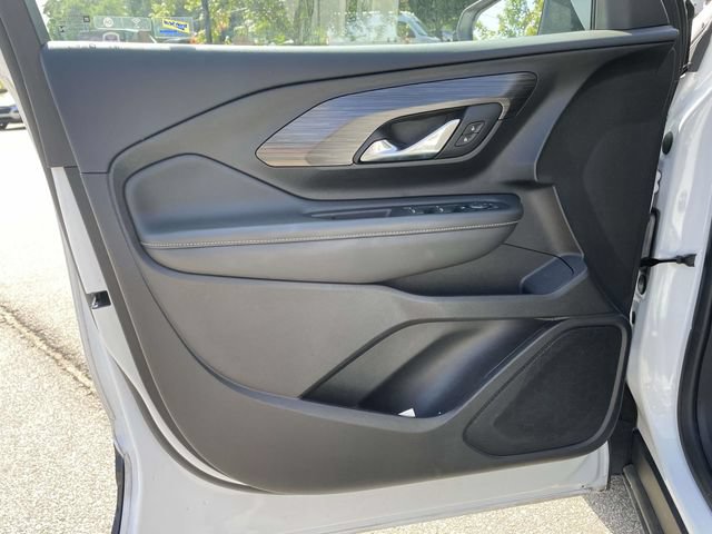Used 2024 GMC Terrain SLE FWD image 18