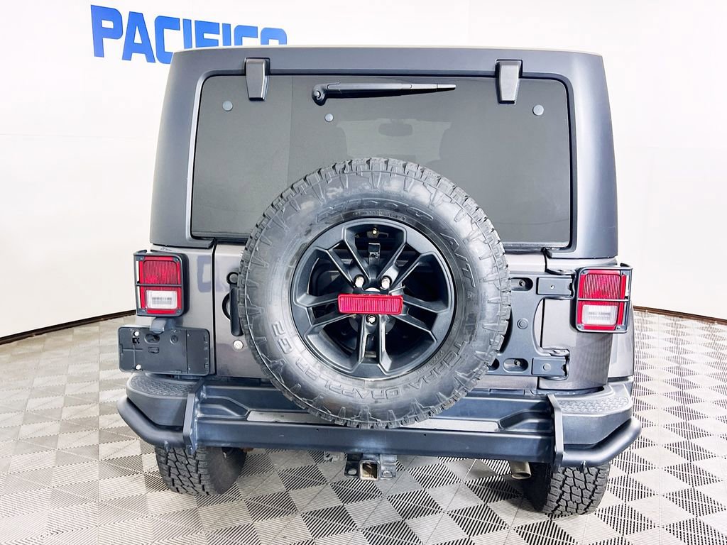 Used 2017 Jeep Wrangler Unlimited Sahara AWD/4WD image 8