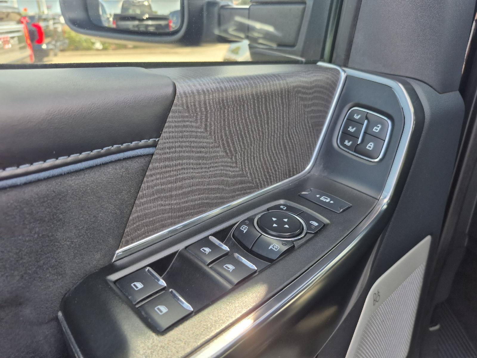 Certified 2025 Ford F250 Platinum AWD/4WD image 9