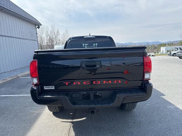 Used 2019 Toyota Tacoma TRD Sport w/ Technology Package AWD/4WD image 4