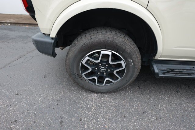 Certified 2025 Ford Bronco Outer Banks AWD/4WD image 5