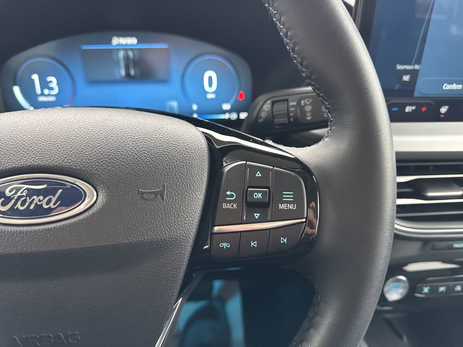 Certified 2023 Ford Escape Platinum image 30