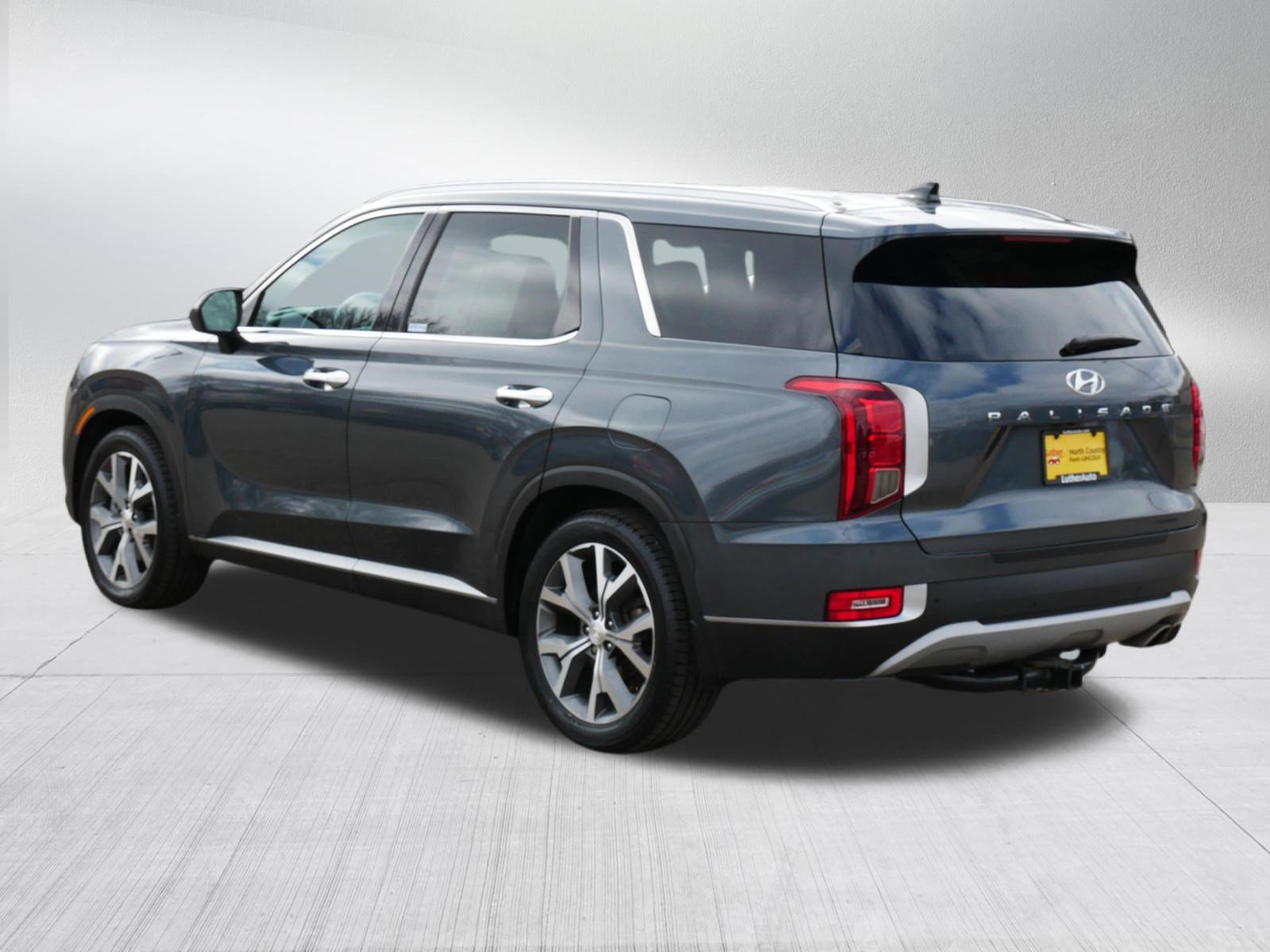 Used 2022 Hyundai Palisade SEL w/ 8P Bench Seat Package image 3