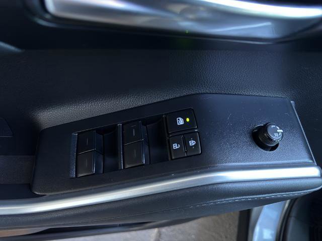 Used 2022 Toyota Highlander XLE image 13