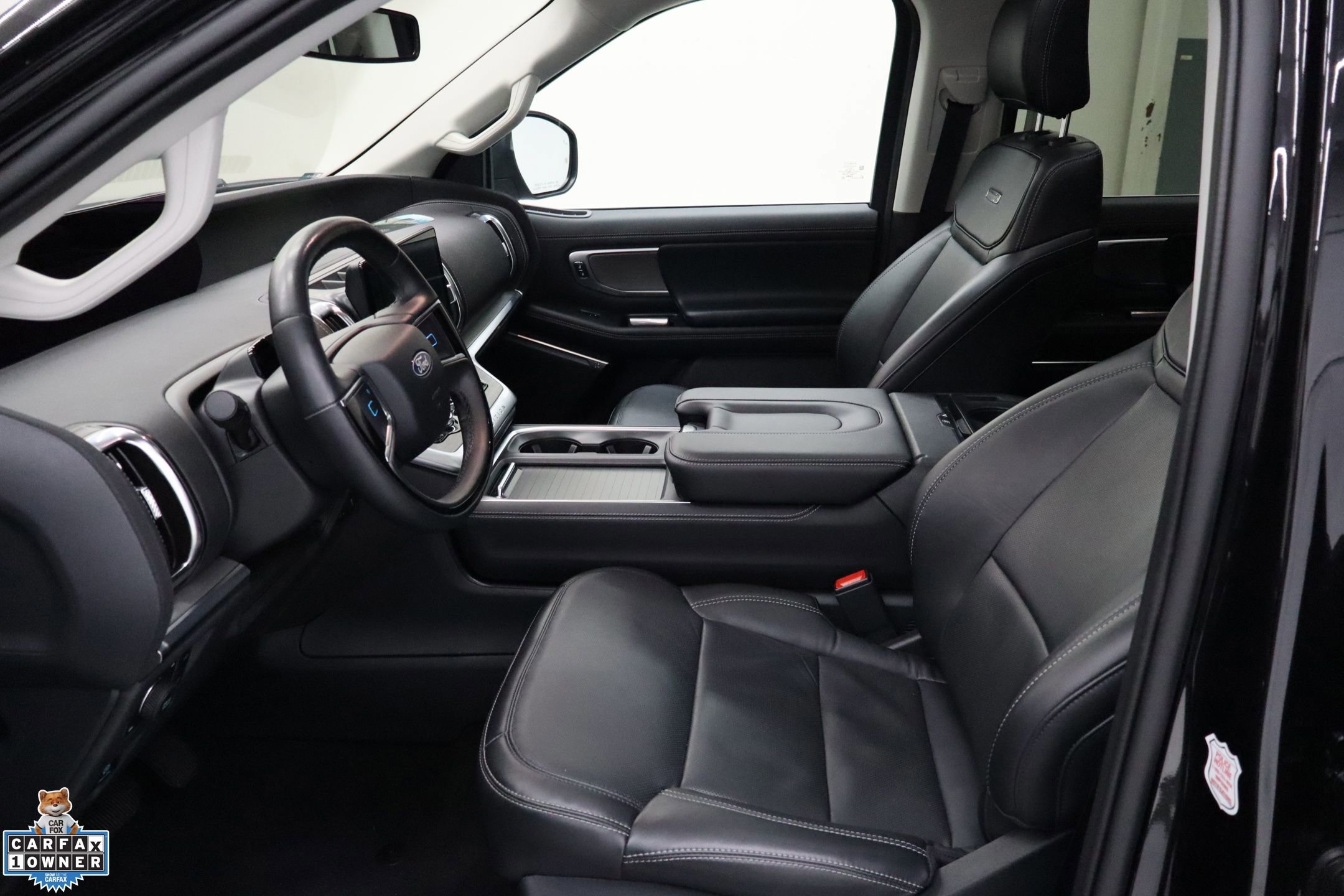 Certified 2025 Ford Expedition Platinum image 25