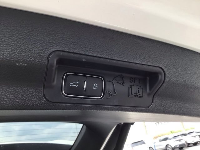 Certified 2023 Ford Explorer XLT w/ Equipment Group 202A AWD/4WD image 22