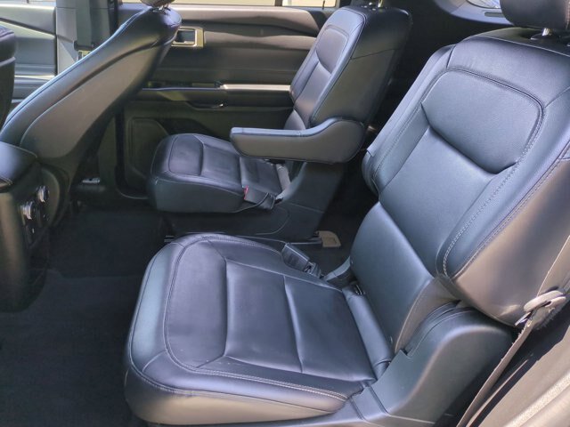 Certified 2020 Ford Explorer XLT w/ Equipment Group 202A RWD image 31