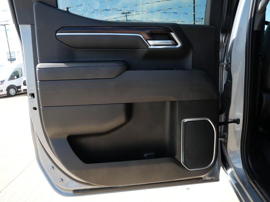 Used 2025 GMC Sierra 1500 SLT image 14