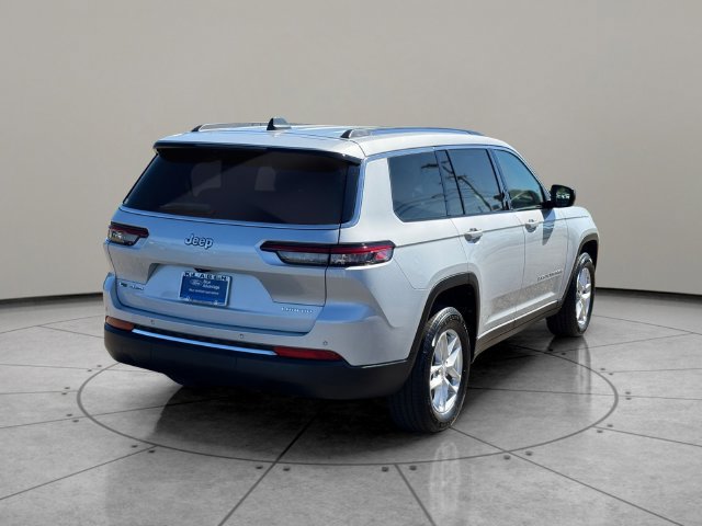 Used 2022 Jeep Grand Cherokee L Laredo w/ Luxury Tech Group I AWD/4WD image 10