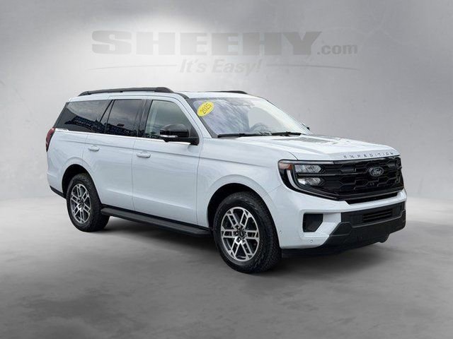 Certified 2025 Ford Expedition Active AWD/4WD image 2