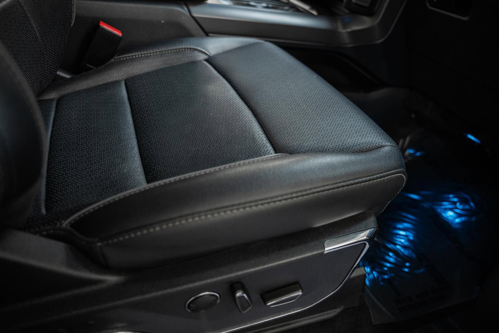 Certified 2024 Ford F150 Lariat w/ Equipment Group 502A High image 45