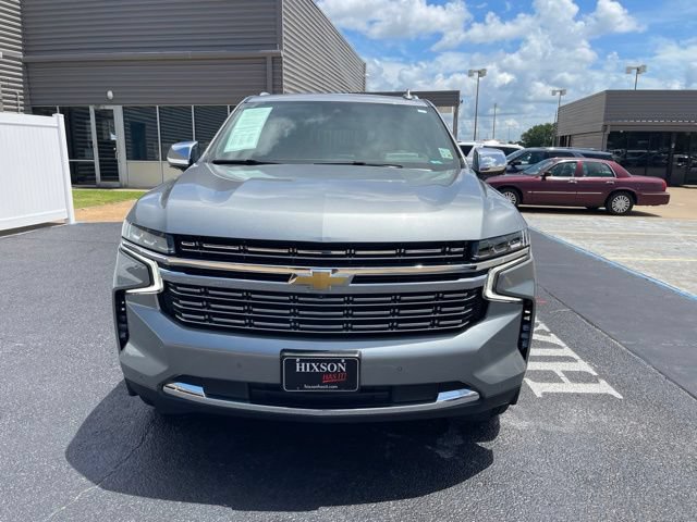 Used 2024 Chevrolet Suburban Premier w/ Premium Package RWD image 12