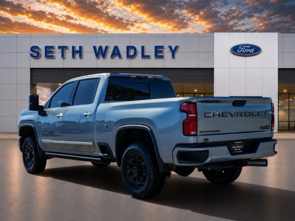 Used 2024 Chevrolet Silverado 2500 High Country w/ High Country Premium Package AWD/4WD image 5