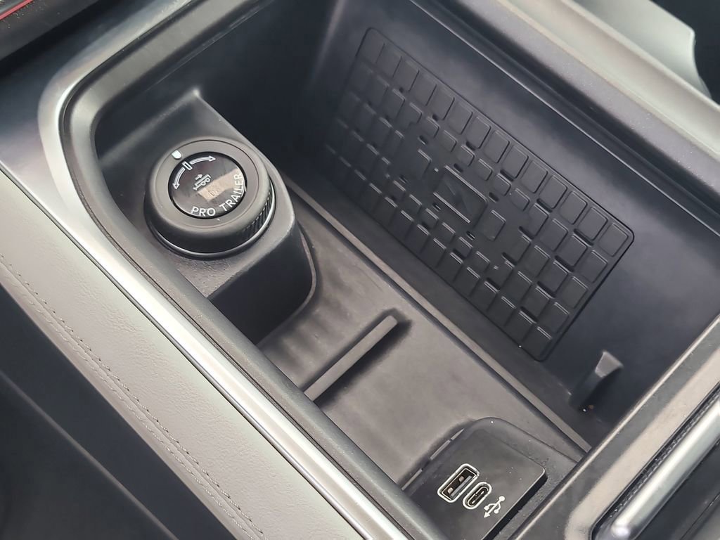 Certified 2025 Ford Expedition Platinum image 28