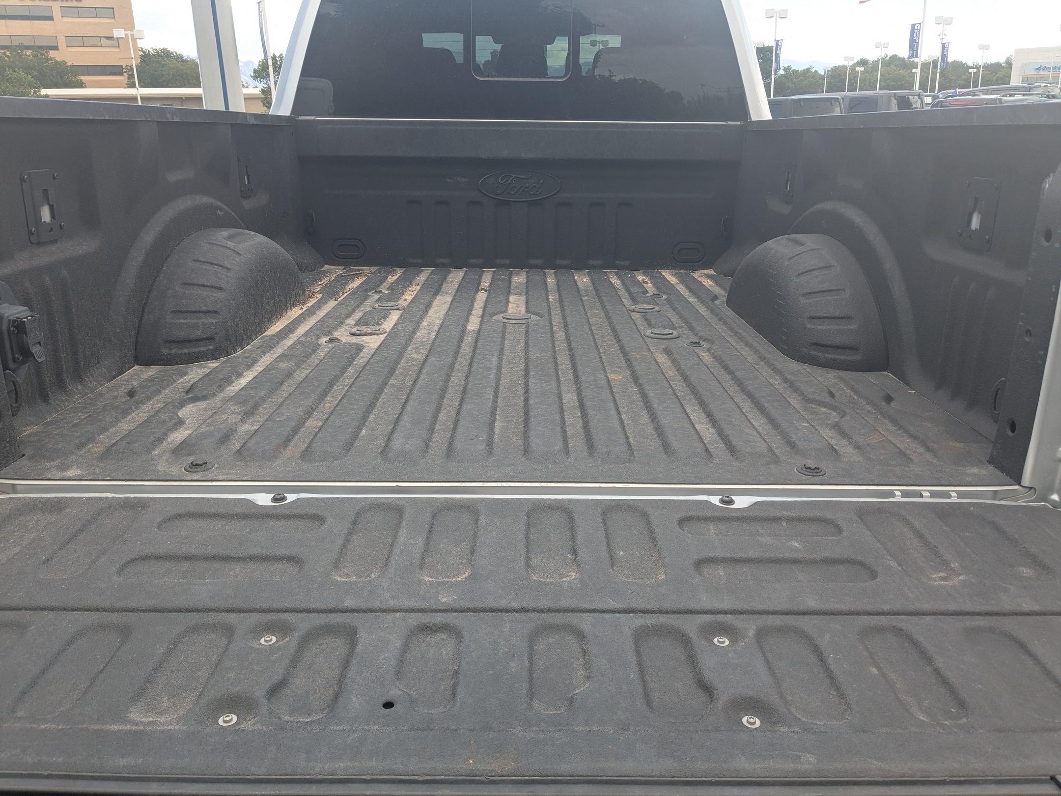 Certified 2019 Ford F350 Platinum w/ Platinum Ultimate Package AWD/4WD image 31