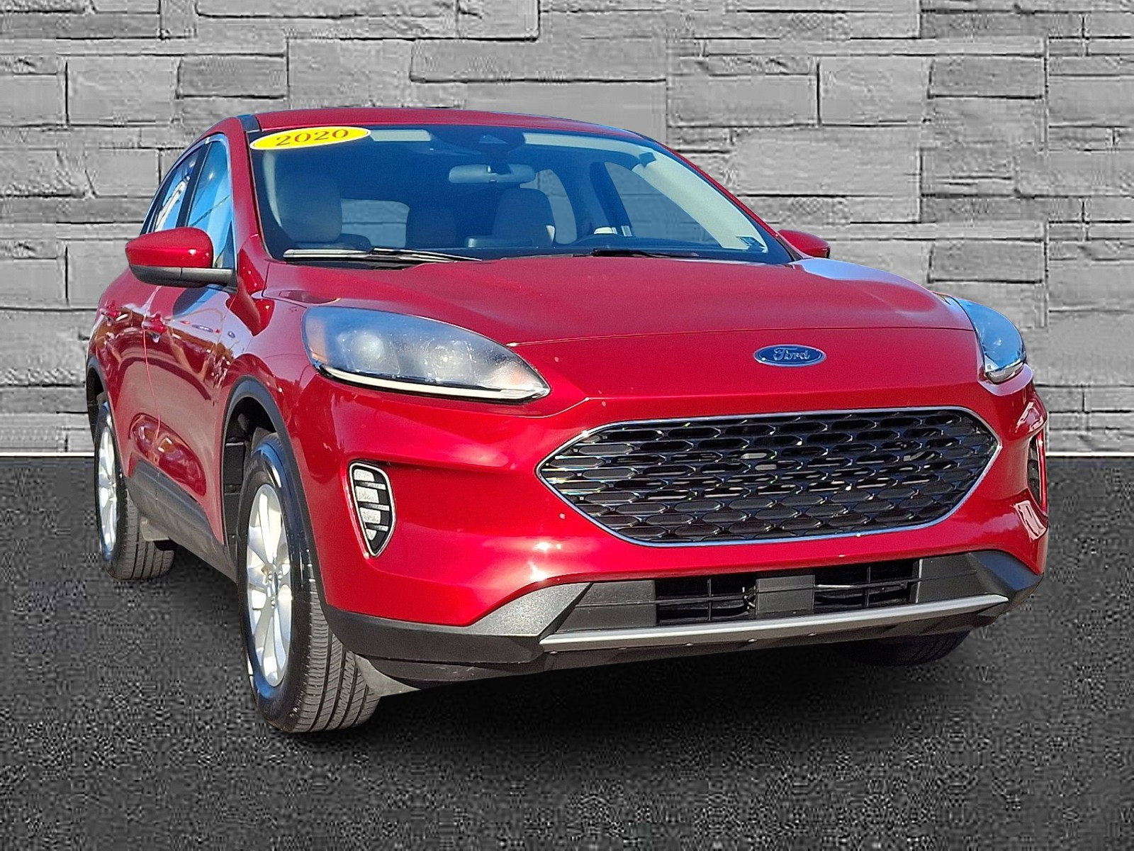 Certified 2020 Ford Escape SE image 2