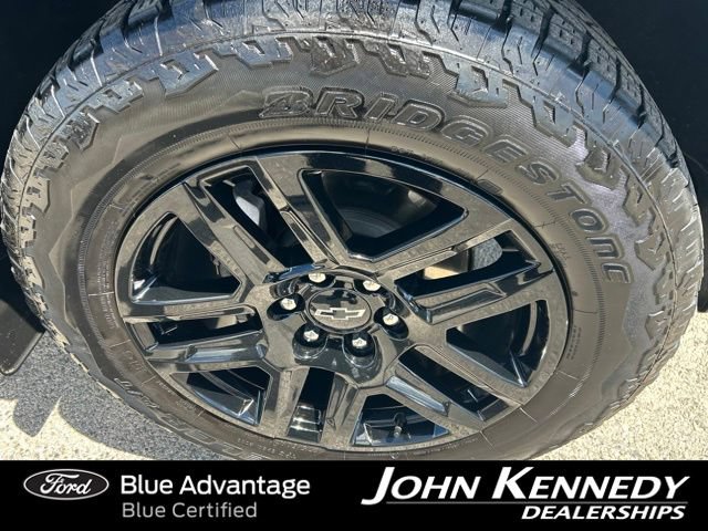 Used 2024 Chevrolet Colorado Trail Boss w/ Technology Package AWD/4WD image 7