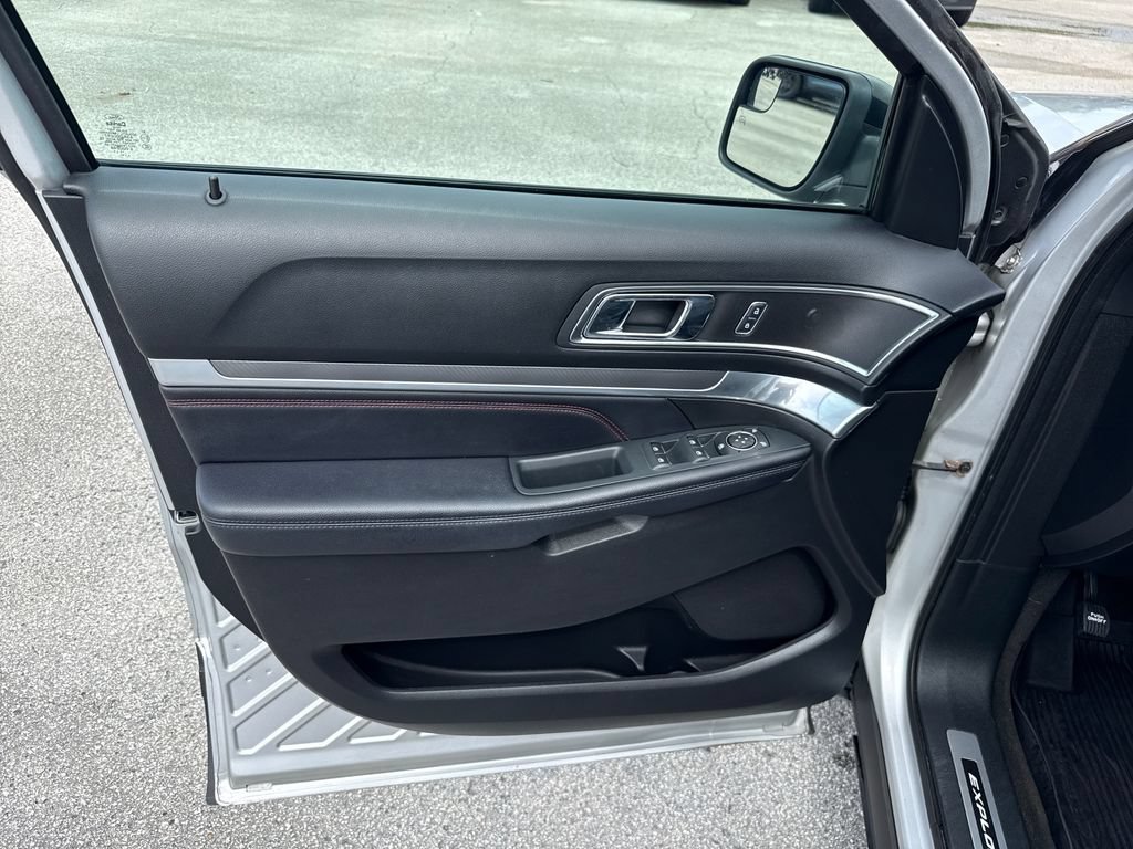 Certified 2018 Ford Explorer Sport AWD/4WD image 13