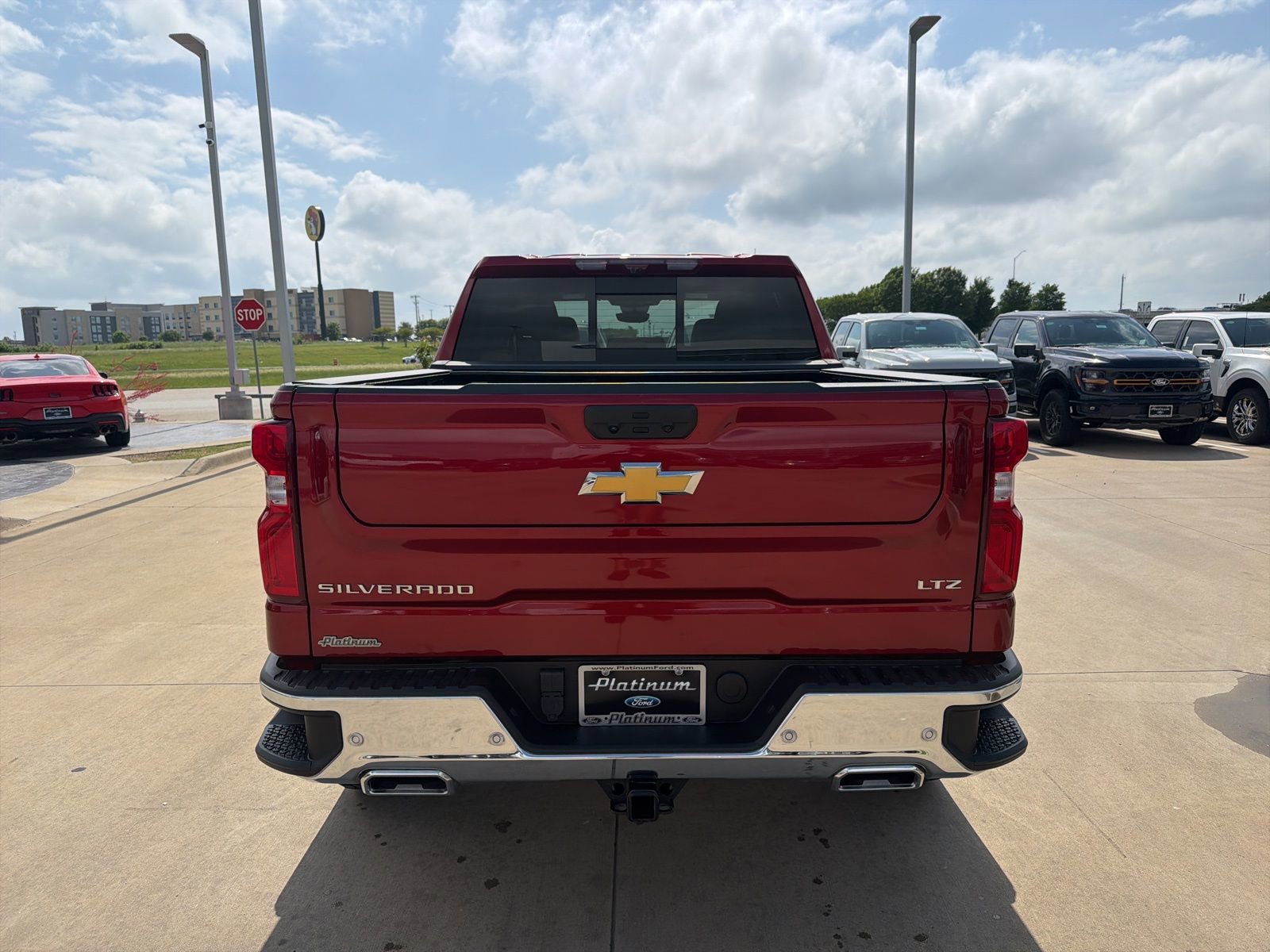 Used 2024 Chevrolet Silverado 1500 LTZ AWD/4WD image 4