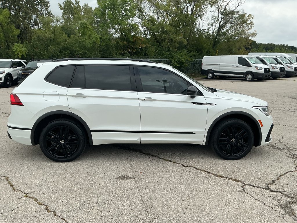 Used 2022 Volkswagen Tiguan SE R-Line AWD/4WD image 5
