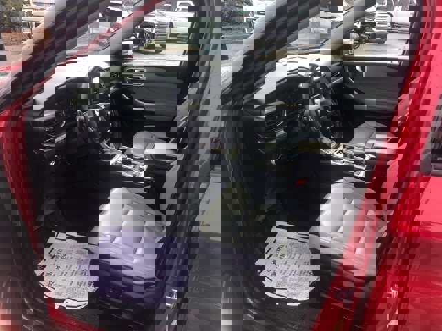 Certified 2021 Ford Explorer XLT w/ Equipment Group 202A image 6