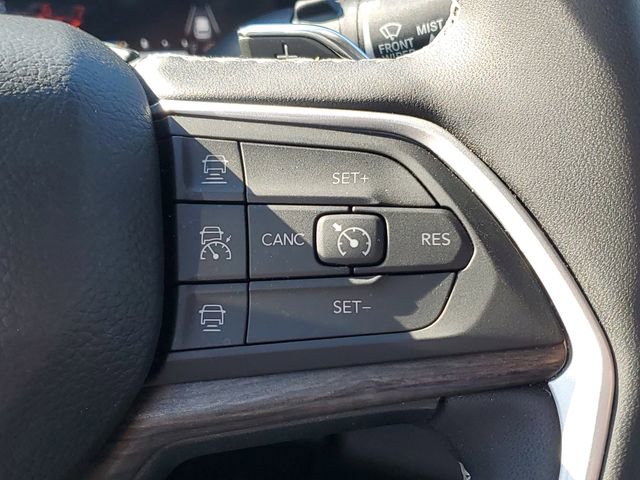Used 2023 Jeep Grand Cherokee 4WD 4xe image 13