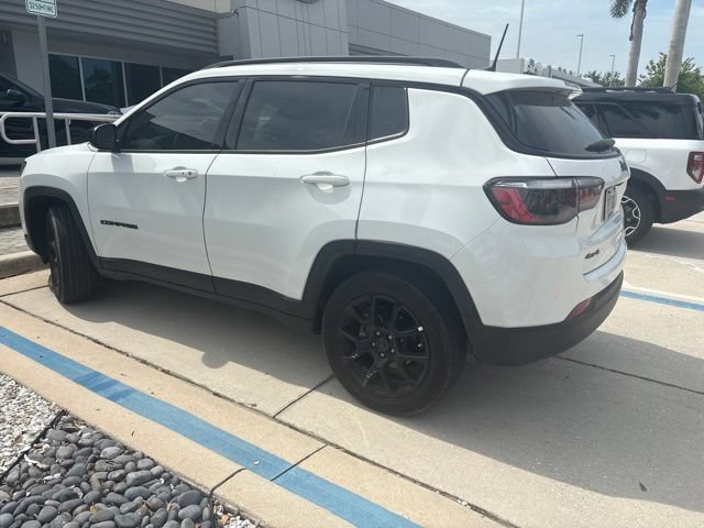 Used 2025 Jeep Compass Latitude w/ Altitude Special Edition AWD/4WD image 4