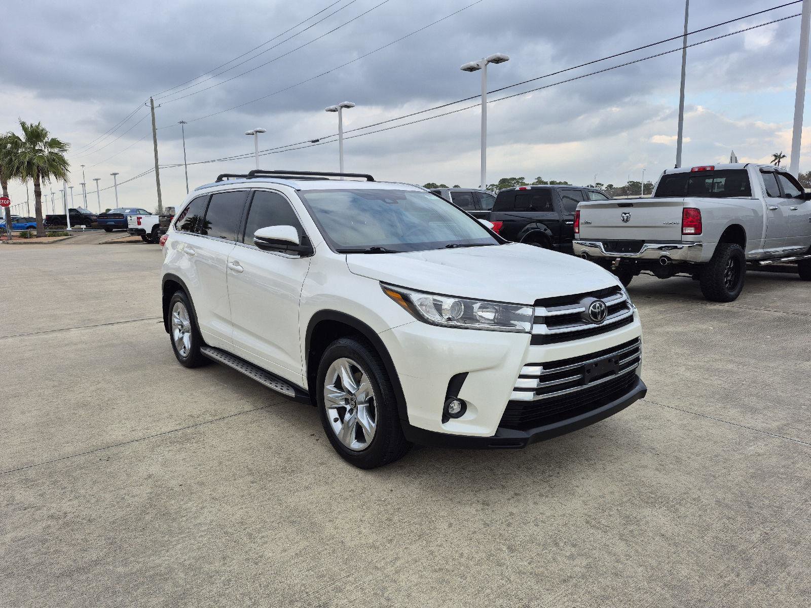 Used 2019 Toyota Highlander Limited image 7
