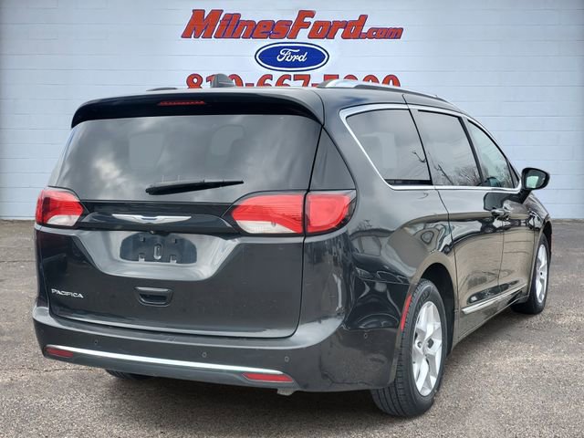 Used 2017 Chrysler Pacifica Touring-L Plus w/ Advanced Safetytec Group image 2