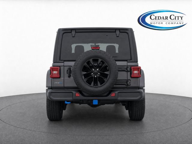 Used 2022 Jeep Wrangler Unlimited Sahara w/ Cold Weather Group AWD/4WD image 7