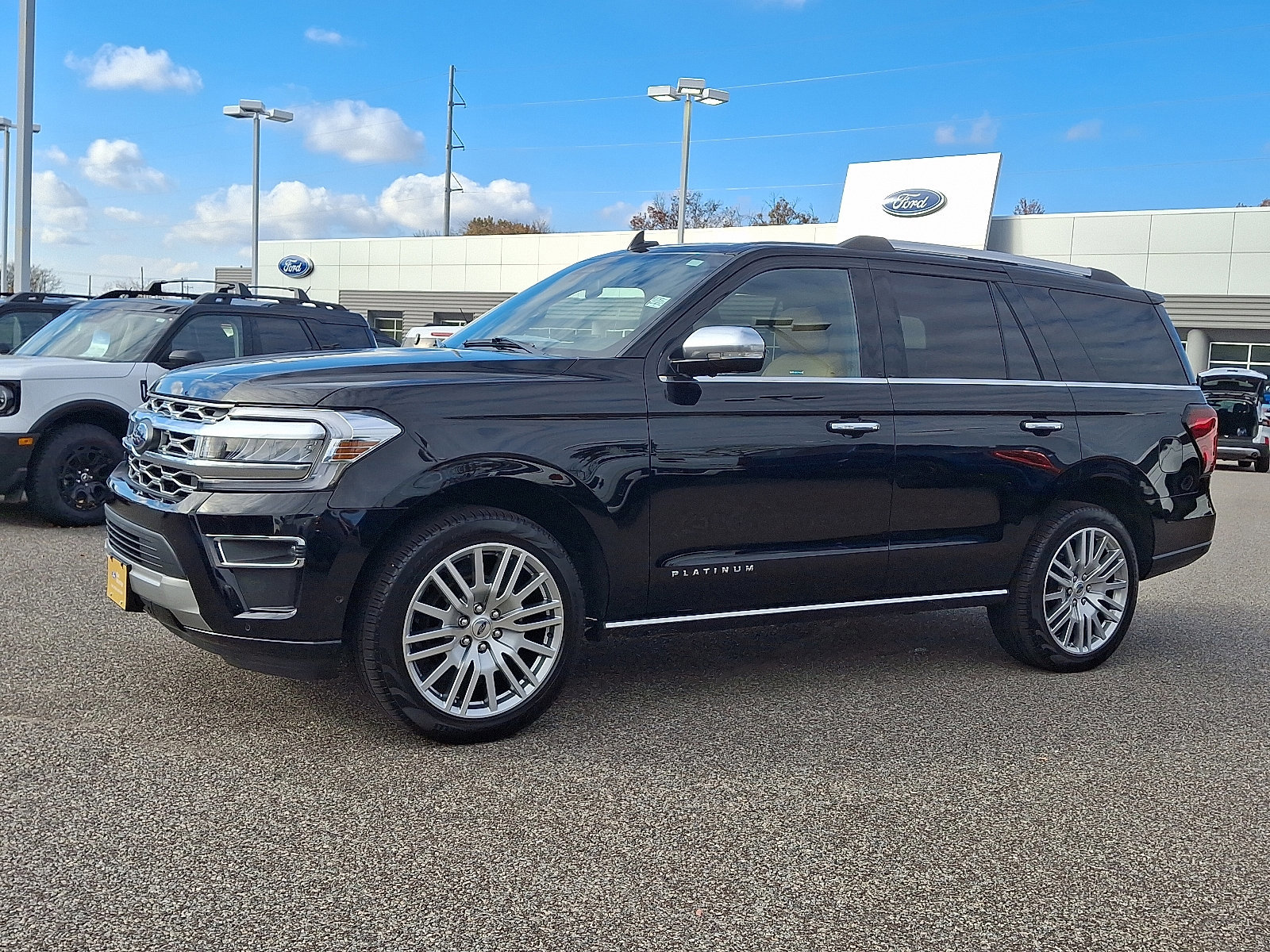 Certified 2024 Ford Expedition Platinum image 2