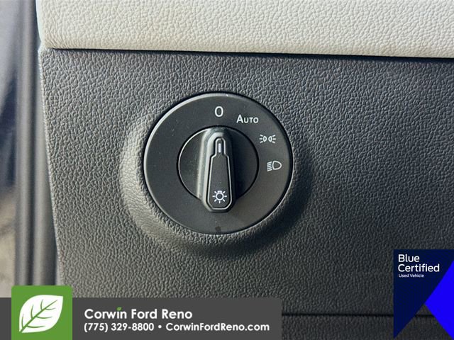 Used 2023 Volkswagen Taos SE w/ Panoramic Sunroof Package image 14