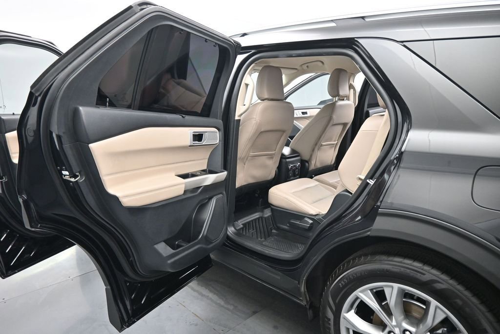Certified 2021 Ford Explorer Limited w/ Equipment Group 301A RWD image 19