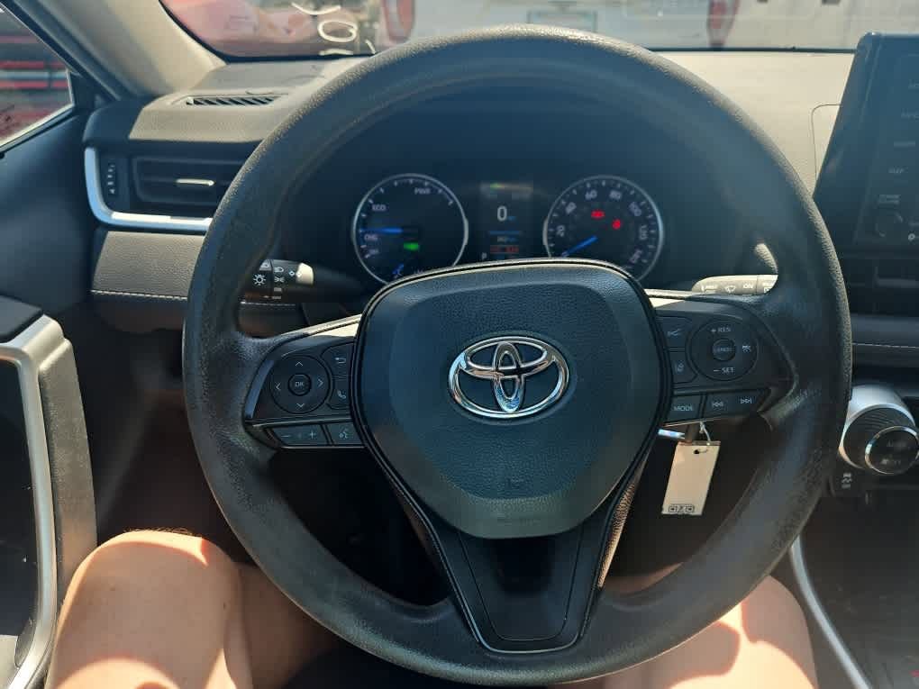 Used 2021 Toyota RAV4 LE AWD/4WD image 15