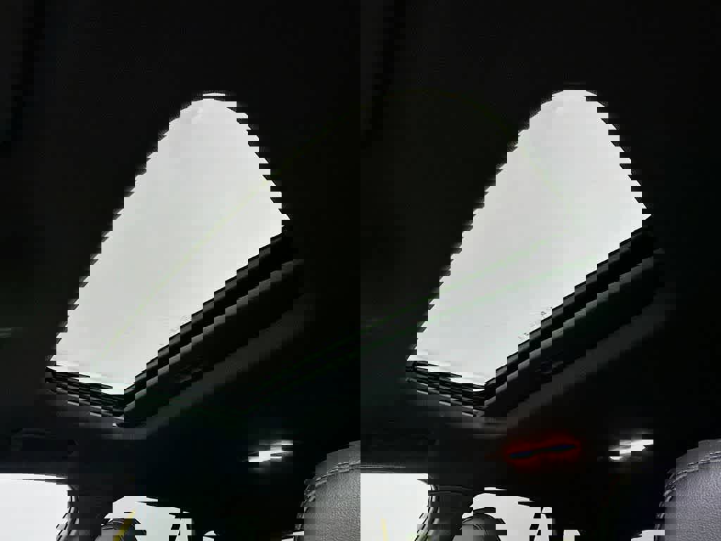 Used 2024 Chevrolet Trax RS w/ Sunroof Package image 30