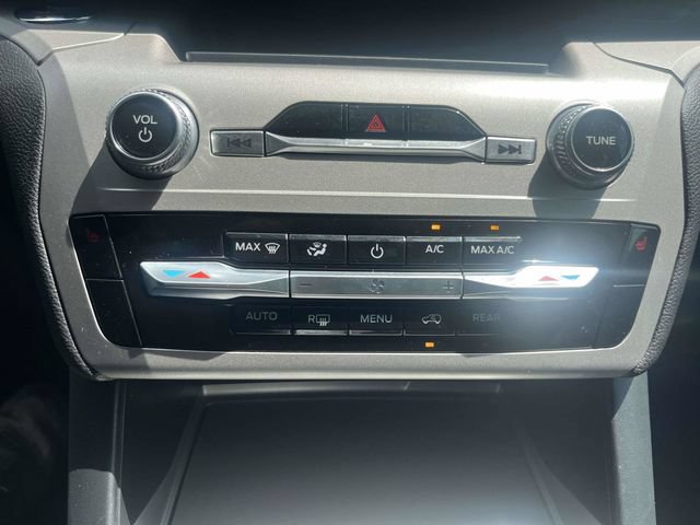 Certified 2023 Ford Explorer XLT RWD image 30