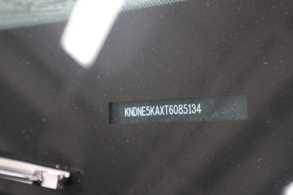 Used 2026 Kia Carnival SX w/ SX Dark Edition Package FWD image 35
