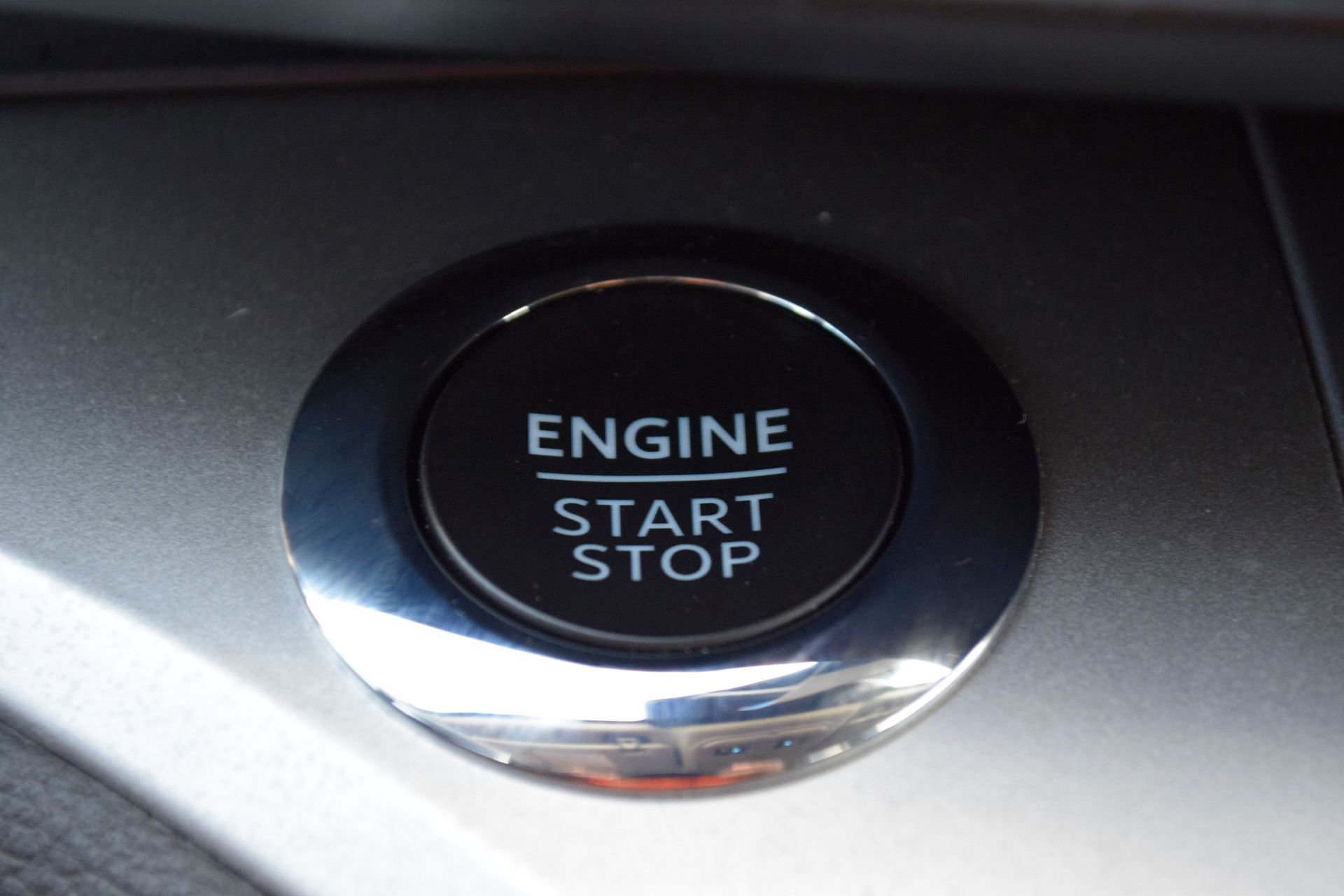 Certified 2022 Ford Explorer XLT w/ Equipment Group 202A image 15