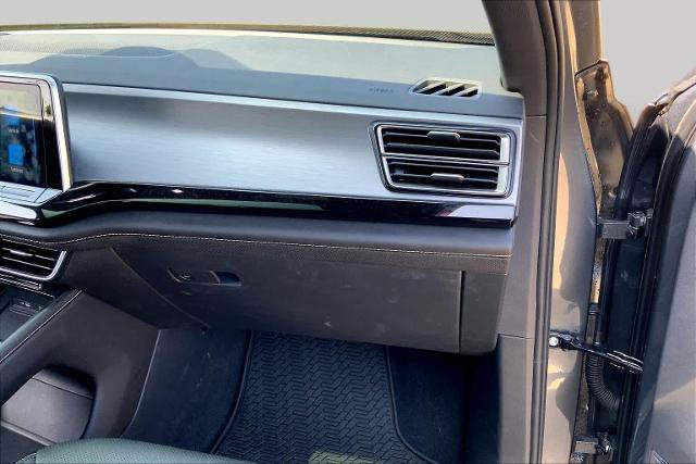Used 2025 Volkswagen Atlas Cross Sport SE FWD image 19